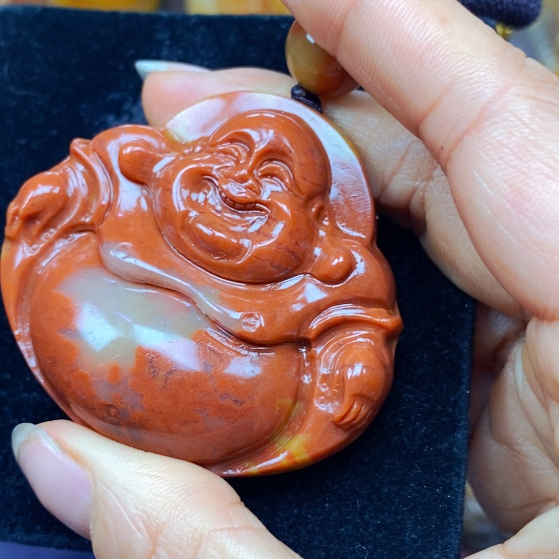 未镶嵌石英质玉（黄龙玉）颈饰