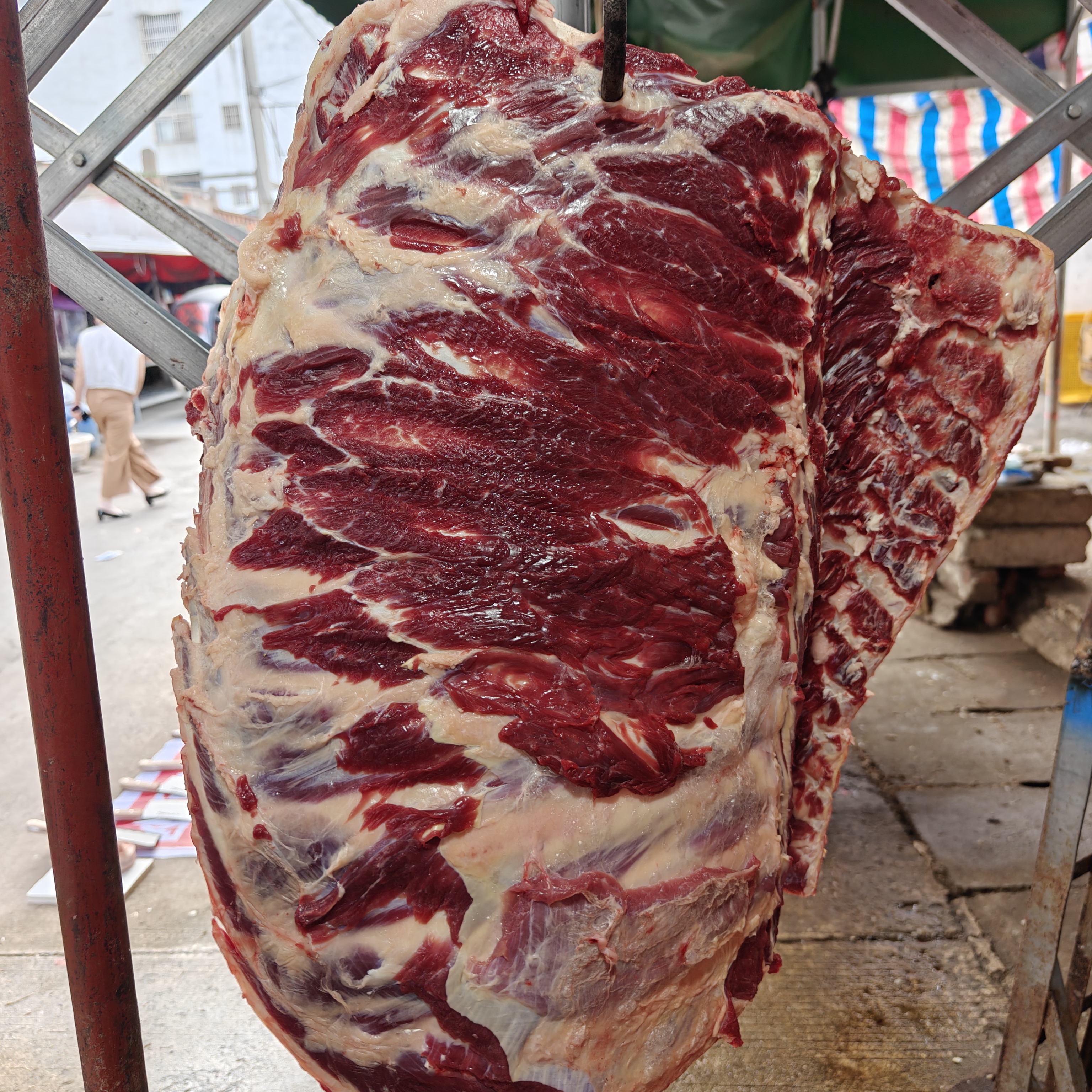 顺丰空运/牛排骨现宰现切现称现卖，纯干黄牛肉，肥瘦相间