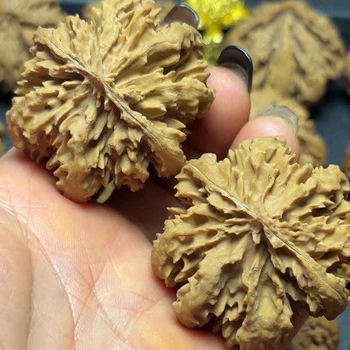 张***辉文玩核桃吊坠秦岭灯笼6