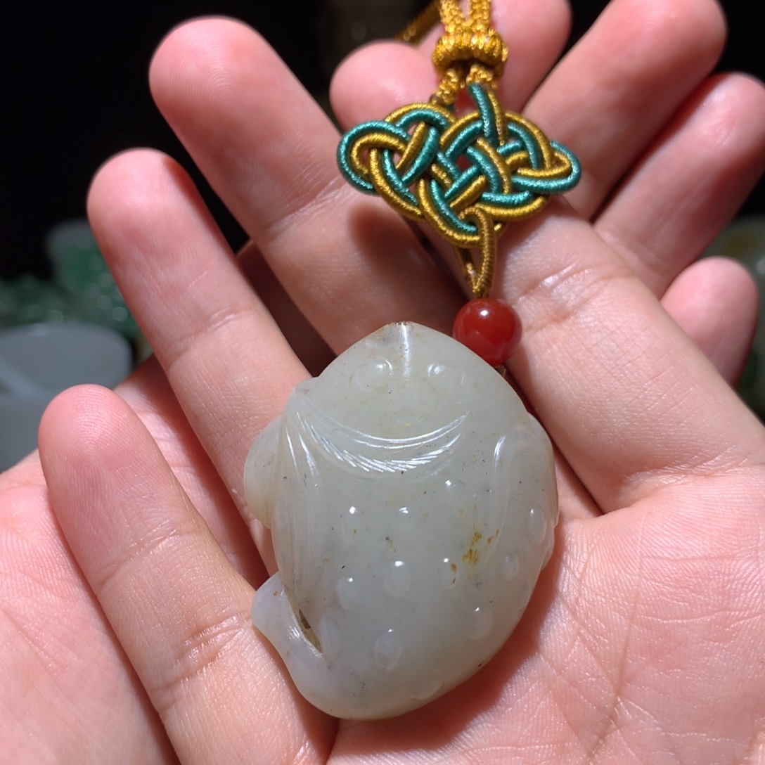 和田玉（糖玉）挂件未镶嵌金***?