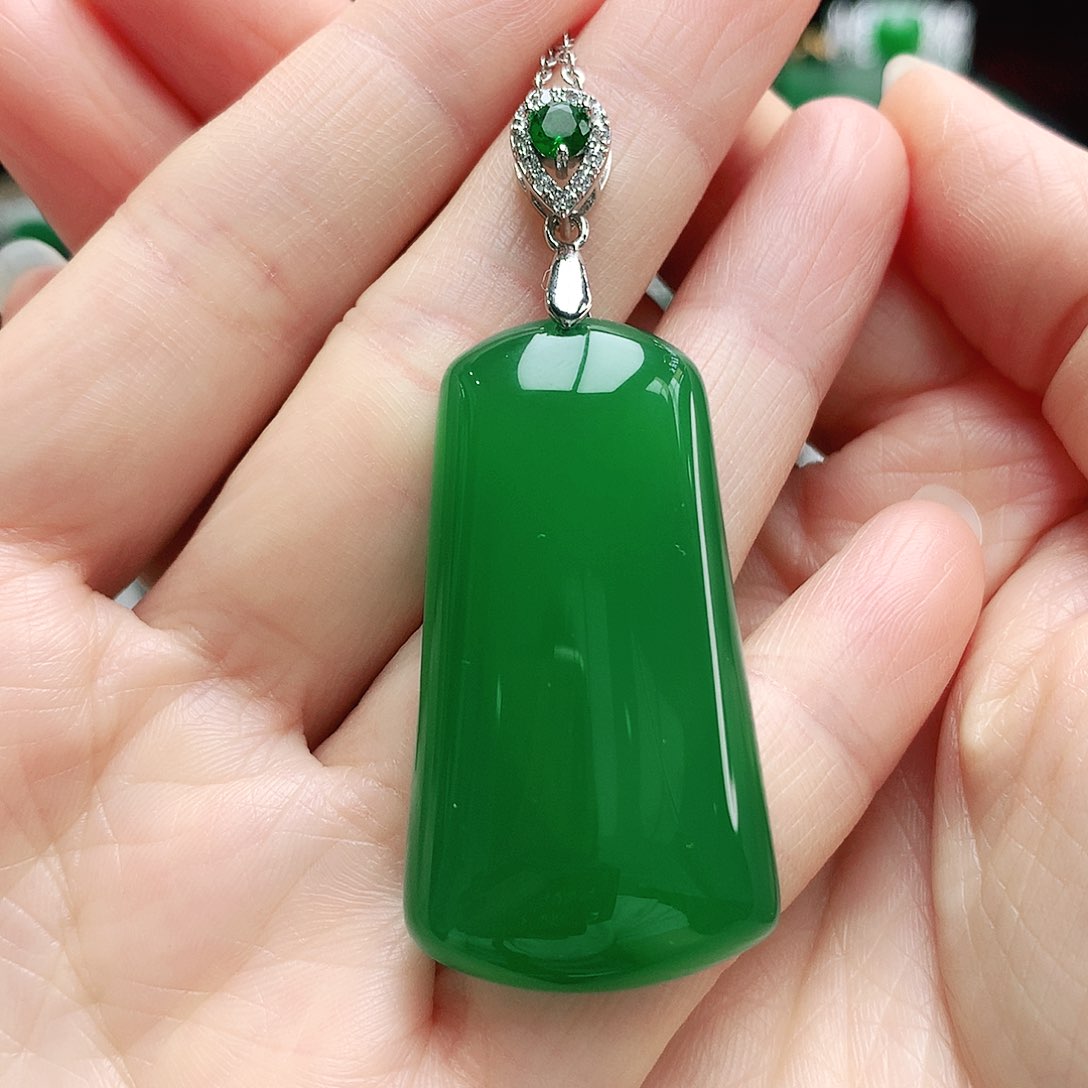 玛瑙/玉髓未镶嵌吊坠