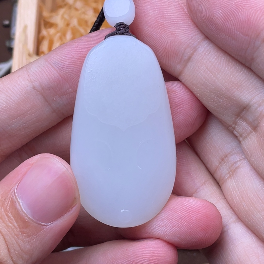 百***中和田玉未镶嵌挂件