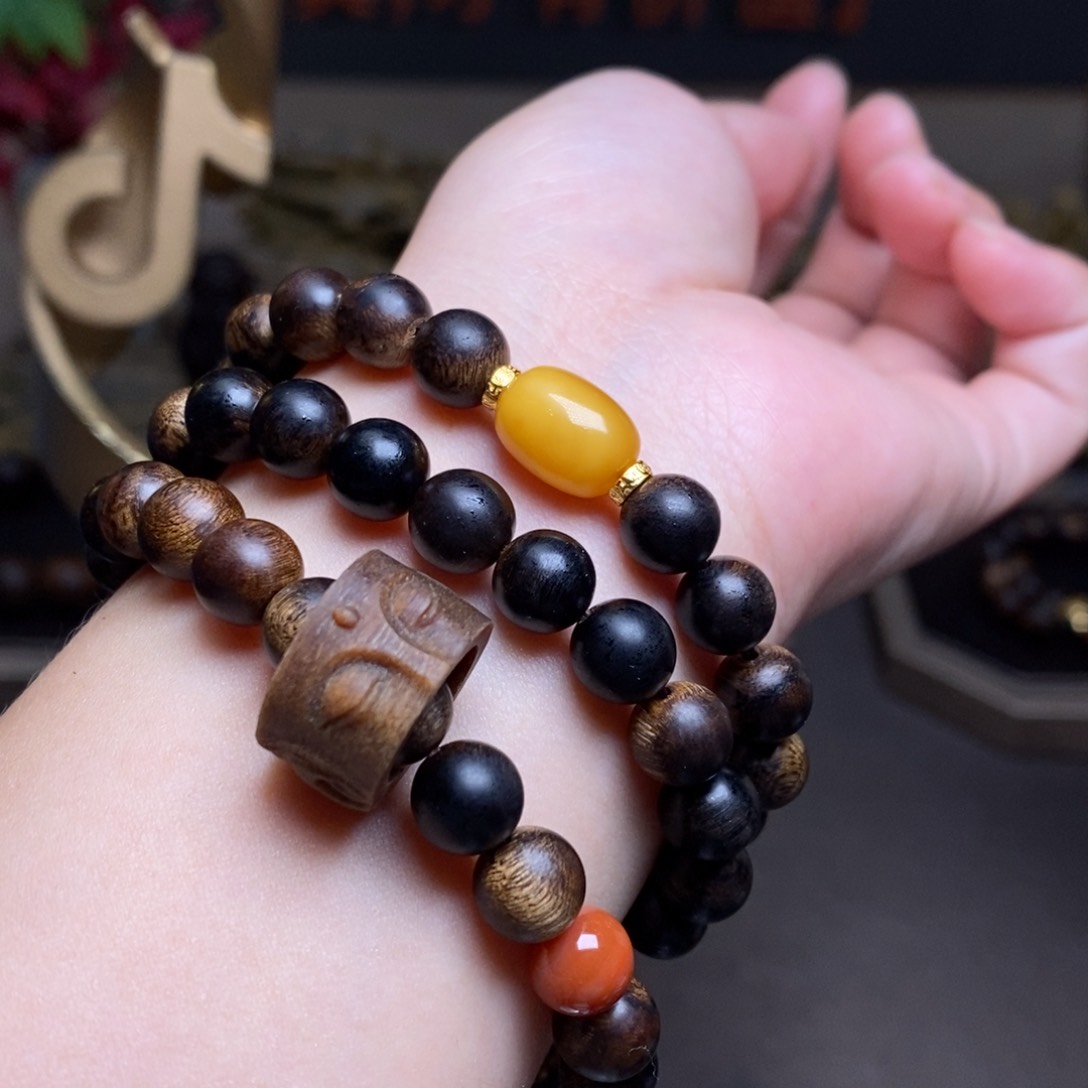 沉香手串越南芽庄瘤疤白棋楠0.8➕无相佛沉香木雕设计