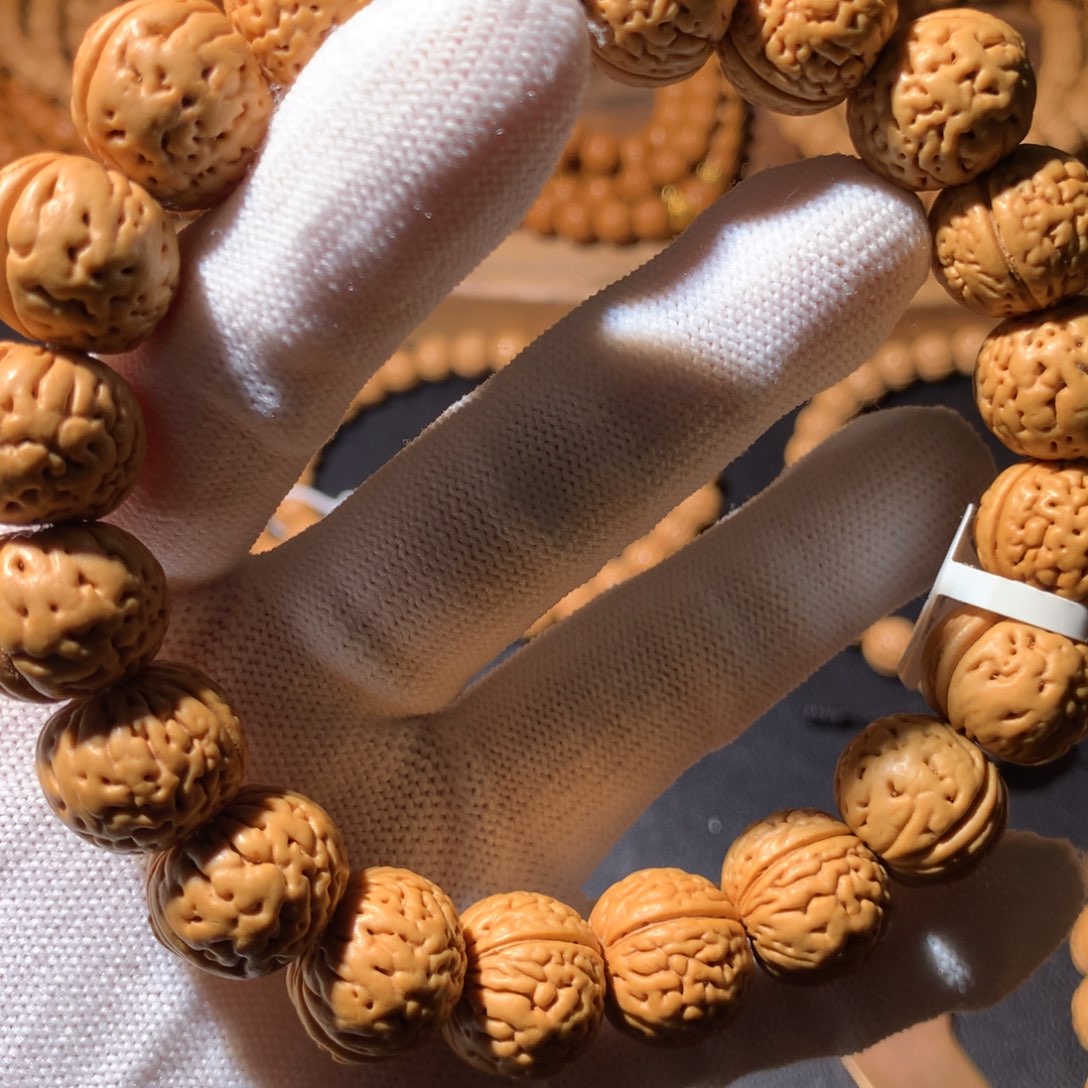 B***ᶻ桃核手串15+肌肉奶豆桃核