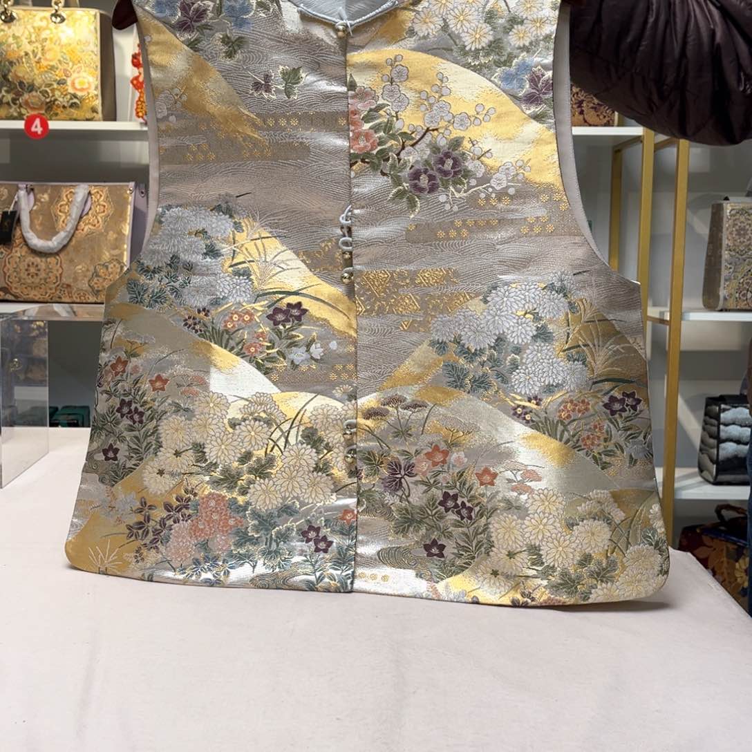 织绣胸围100大漏             