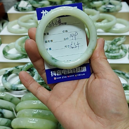 孙****透闪石-蛇纹石玉未镶嵌手镯