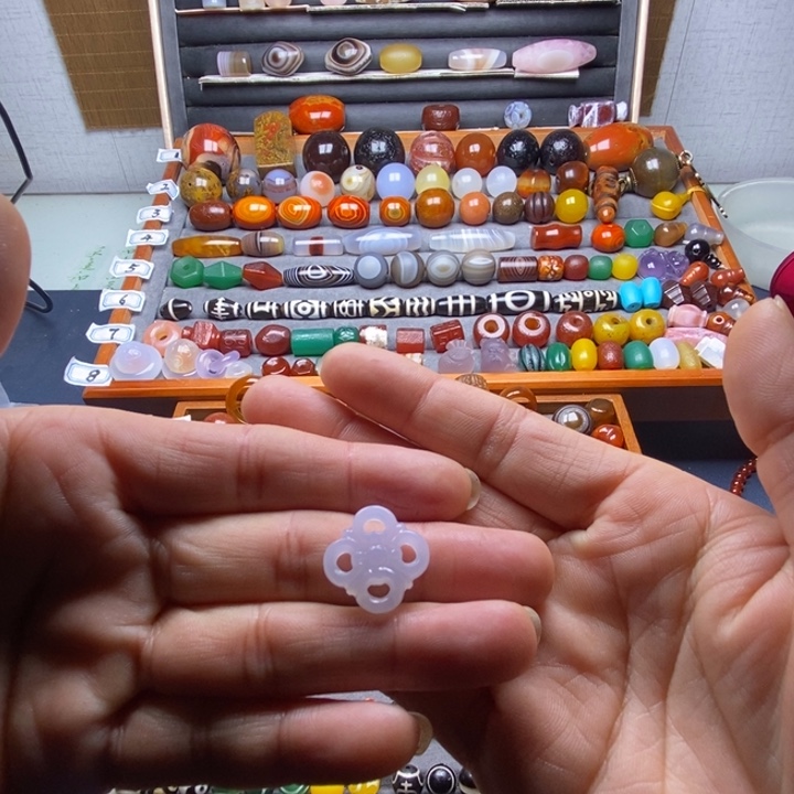 玛瑙/玉髓未镶嵌巴西玛瑙饰品桶珠