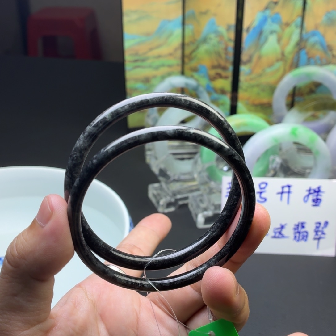 未镶嵌手镯翡翠多样性发货