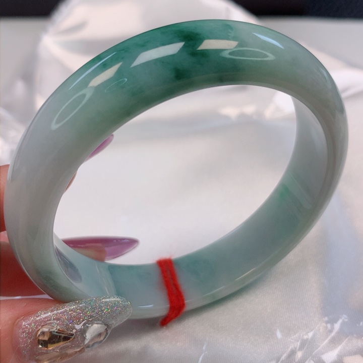 翡翠手镯未镶嵌57圈