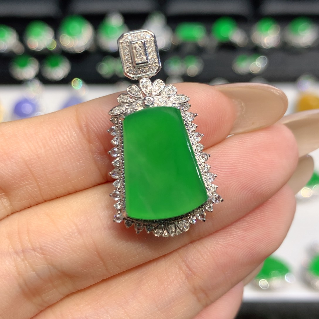 翡翠18K金镶嵌吊坠(不含链)