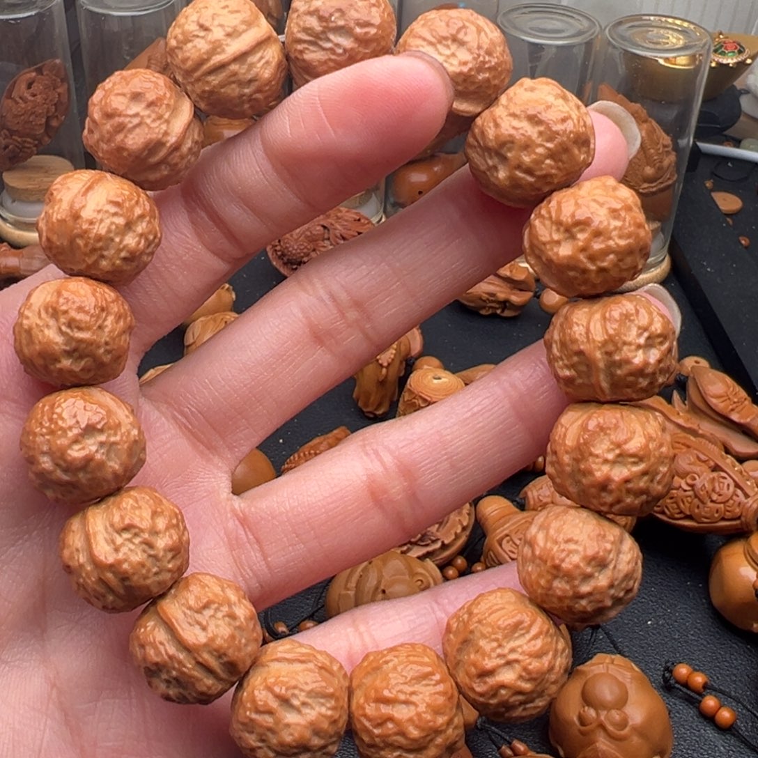 红***暖橄榄核吊坠猴头核桃