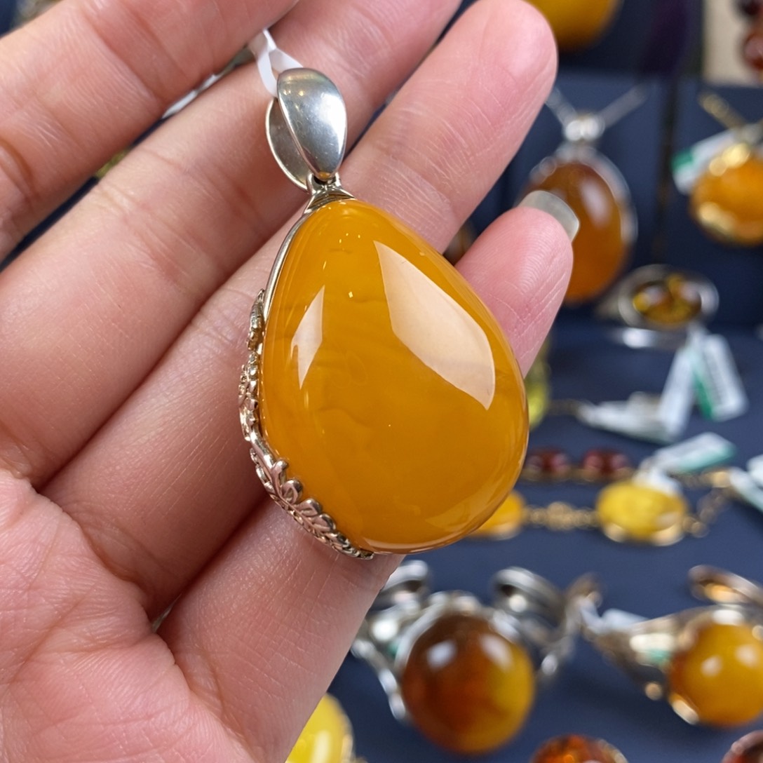 琥珀颈饰银S925镀金镶嵌