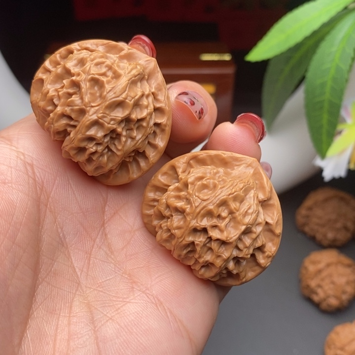 文玩核桃把件宫灯