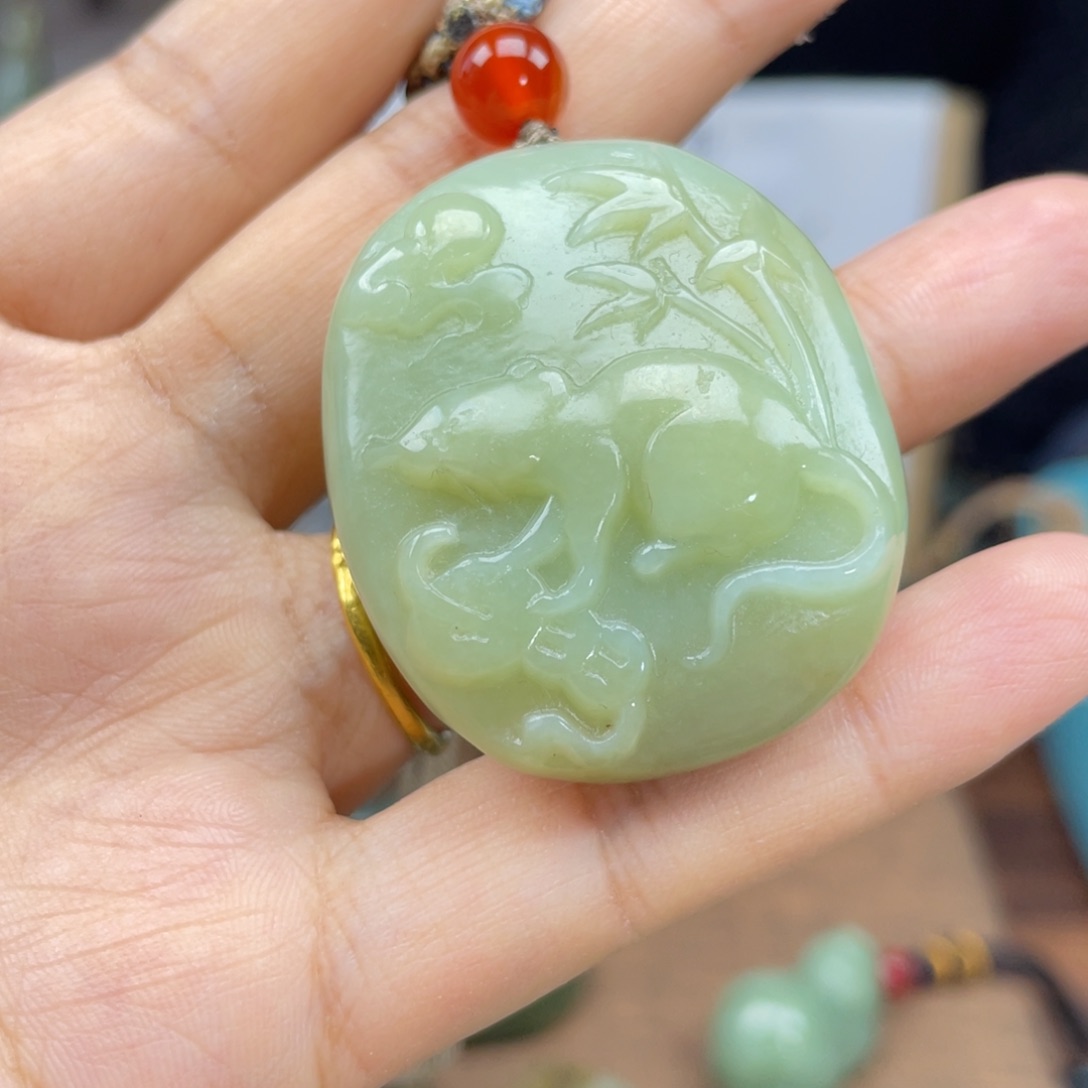 和田玉颈饰未镶嵌