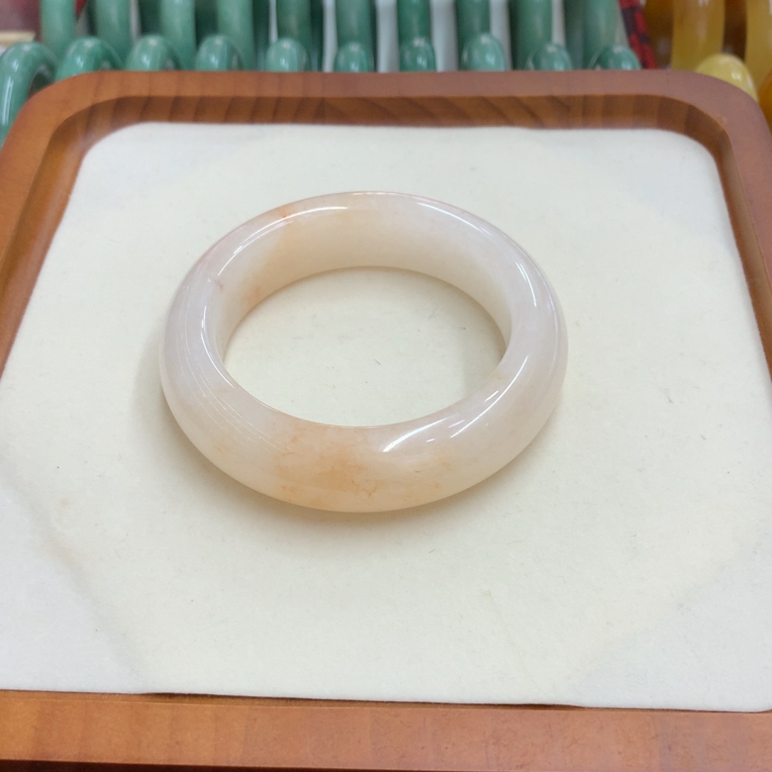 石英岩玉未镶嵌手镯