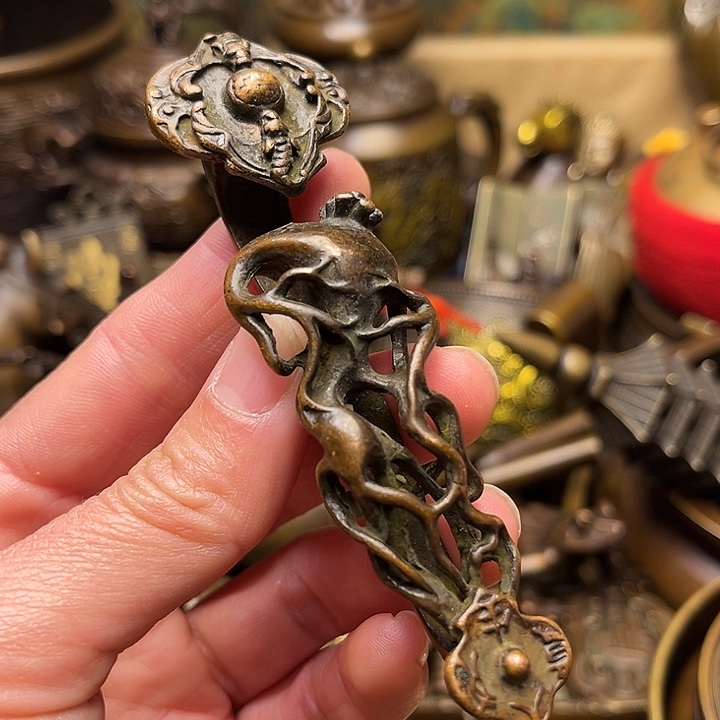 精美铜器批发档口