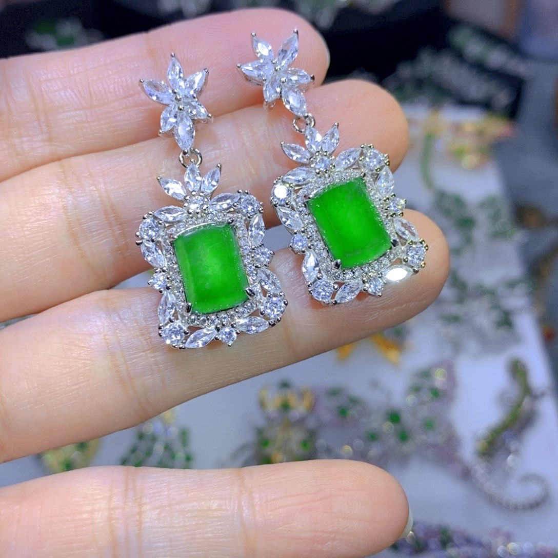 翡翠颈饰银S925镶嵌天然翡翠