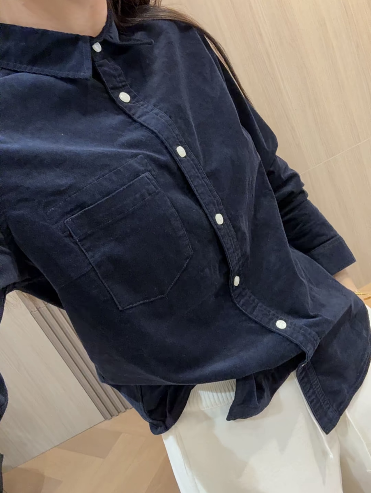 萱贝纯复古老钱风时尚衬衣打底2025秋冬新款洋气百搭条绒翻领衬衫