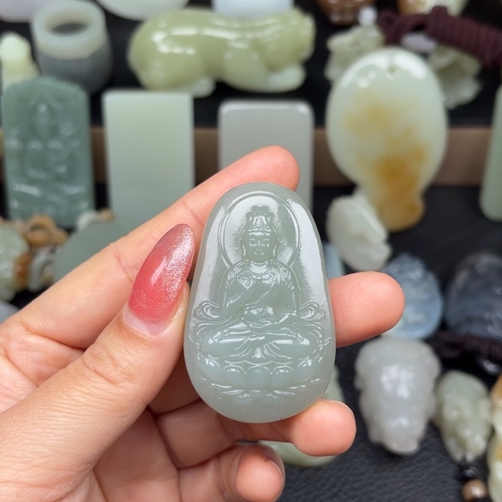 颈饰未镶嵌和田玉紫**雨