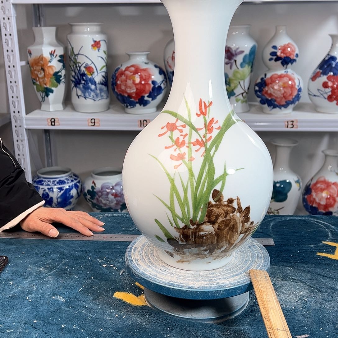 摆件景德镇陶瓷赏玉