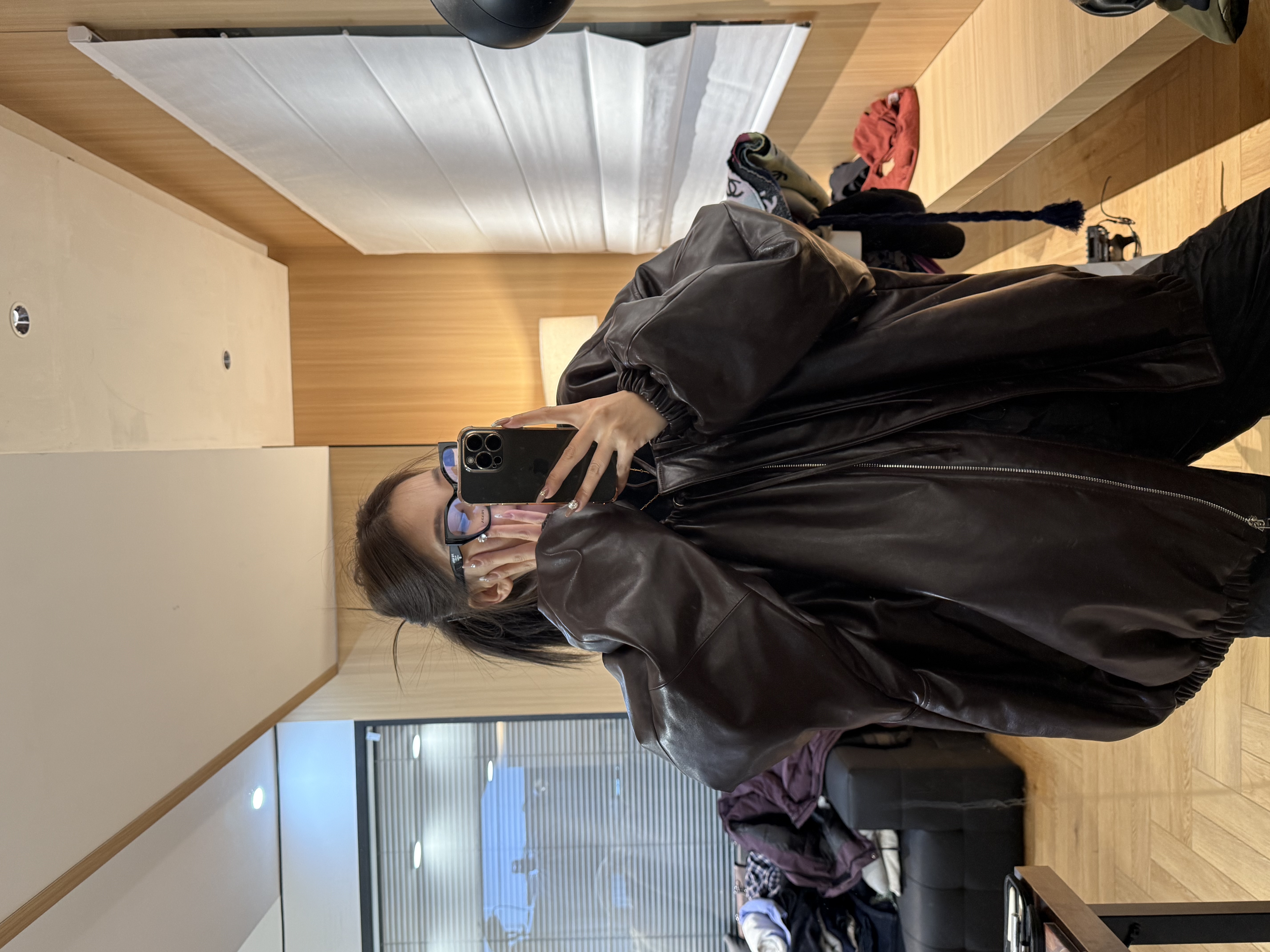 迟迟-新款油蜡真皮羽绒外套时尚百搭~