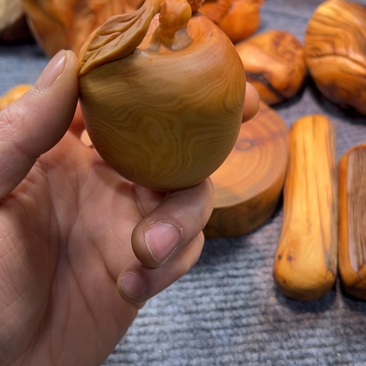 柏木（崖柏）陈化老料手串把件 