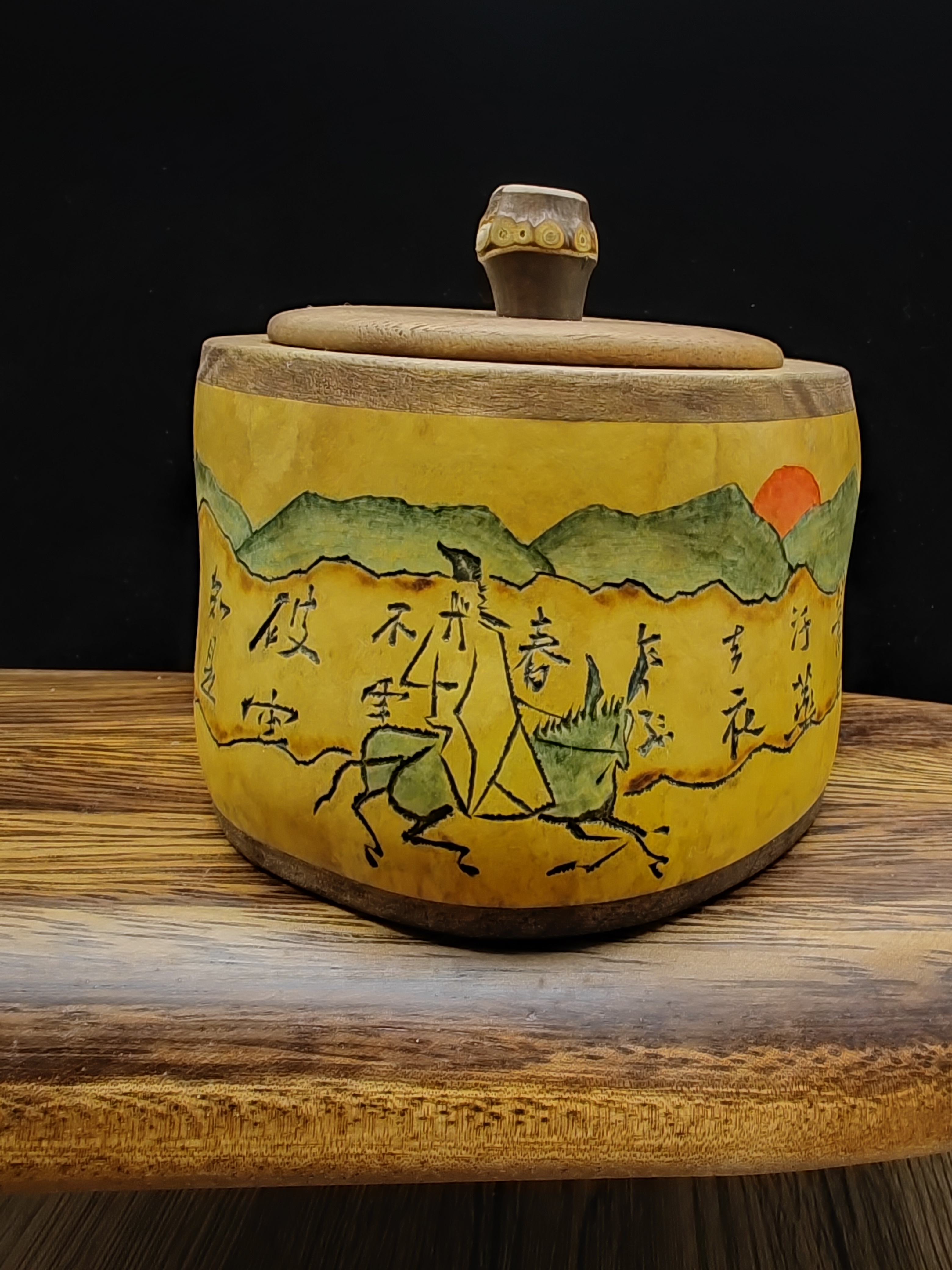 直径9厘米高度6厘米墨刻葫芦茶叶罐