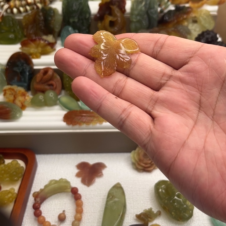 蛇纹石玉未镶嵌挂件