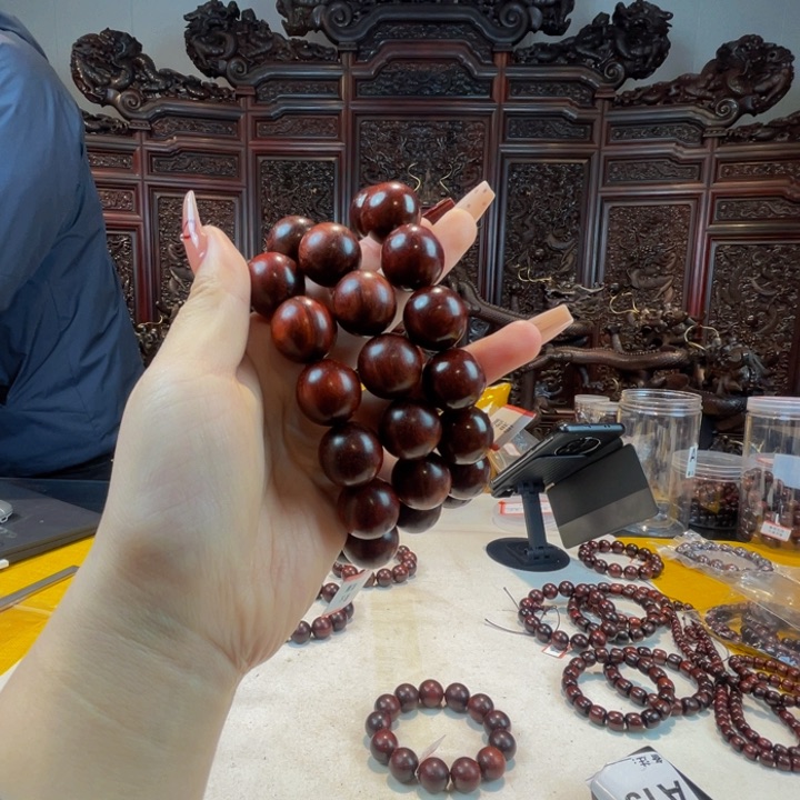 檀香紫檀（小叶紫檀）1.8满金星顶泥玉化带龙鳞