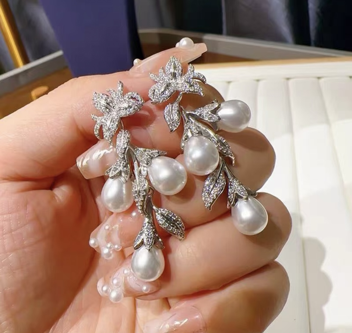 合金仿珍珠耳饰 1462合金高级感藤蔓缠绕贝珠耳钉耳环