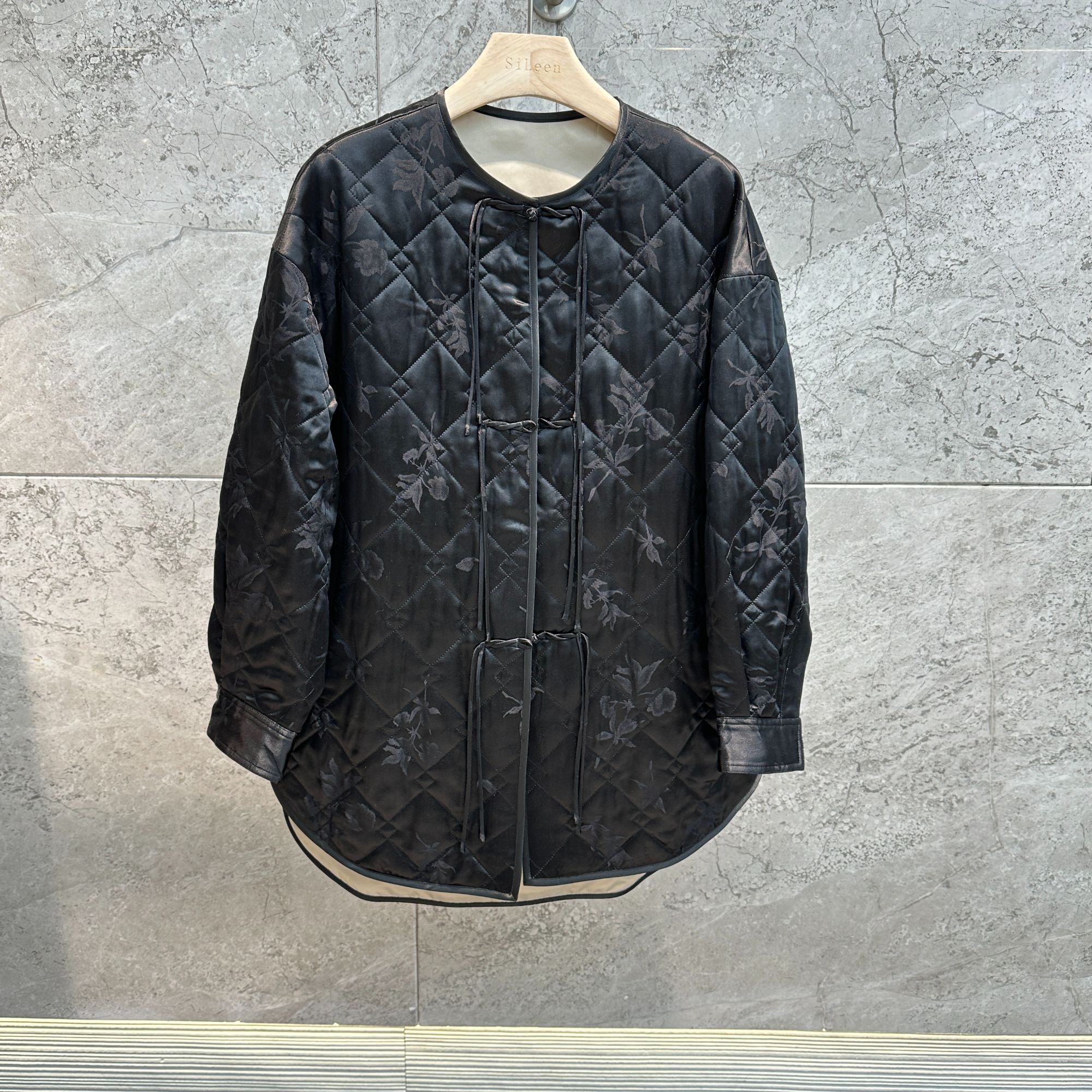 【LA MAISON JADE】设计师品牌百搭黑色棉服J24A0258