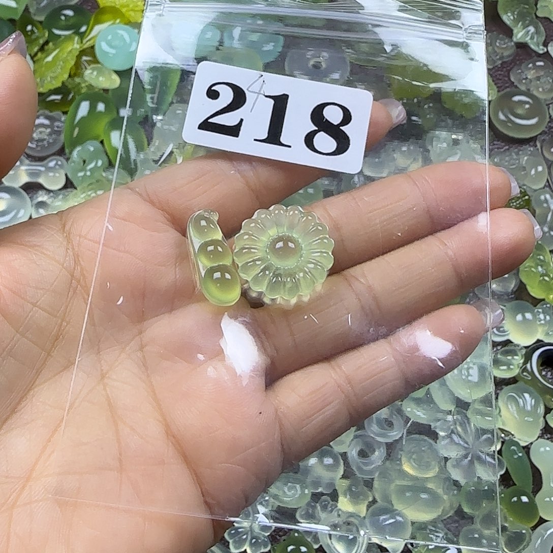 阑***鸿蛇纹石玉未镶嵌岫玉吊坠