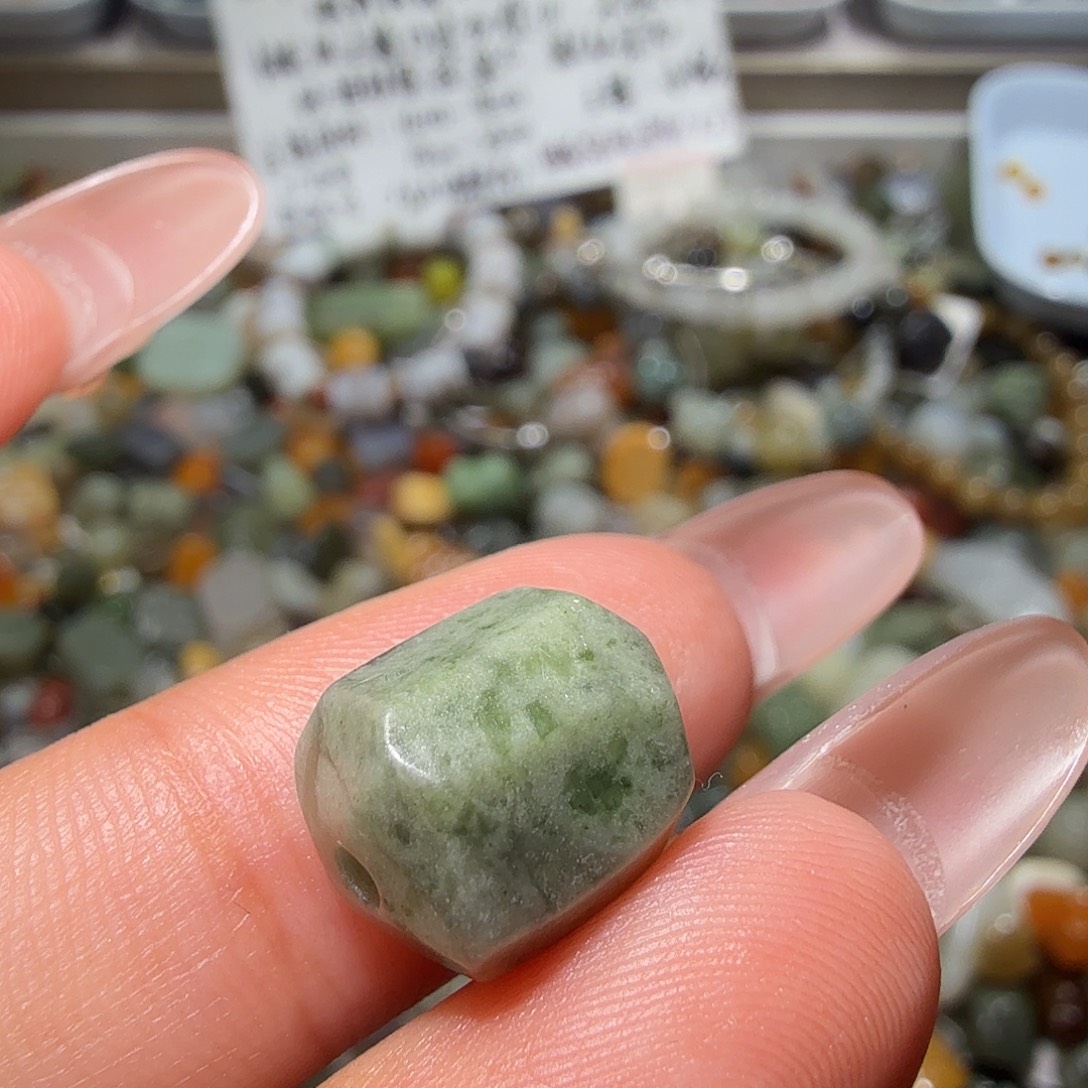 和田玉未镶嵌珠宝奇石