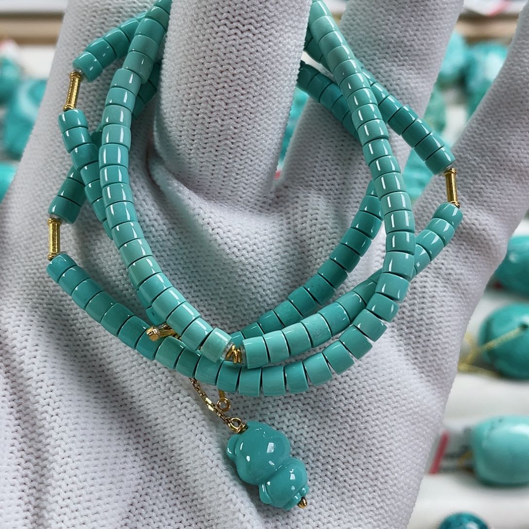 绿松石车挂18K金镶嵌