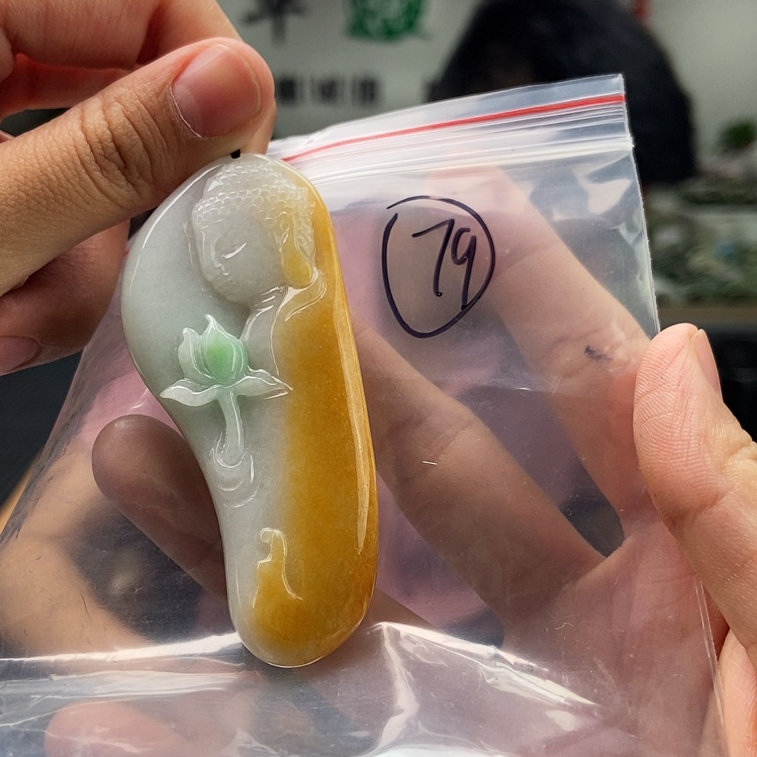 翡翠未镶嵌颈饰颜色多样性发拍一发一