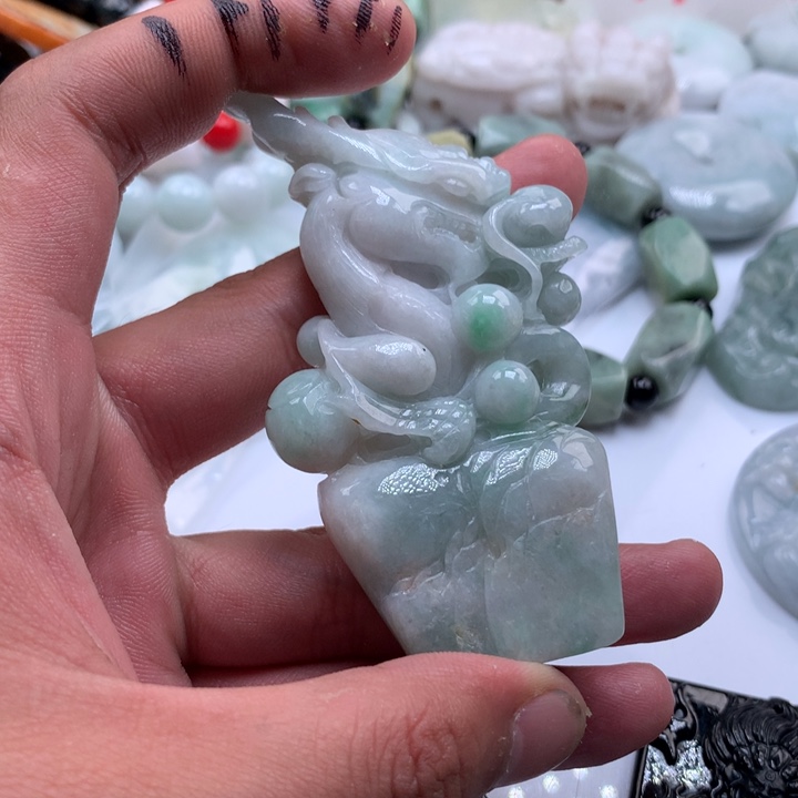 翡翠未镶嵌颈饰保真天然a货翡翠