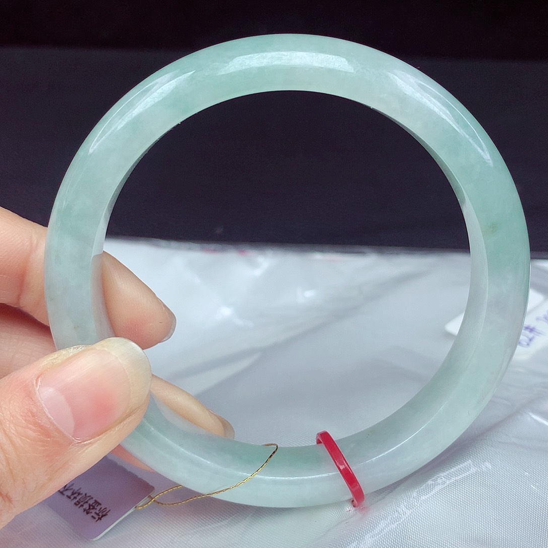 翡翠手镯未镶嵌62圈909