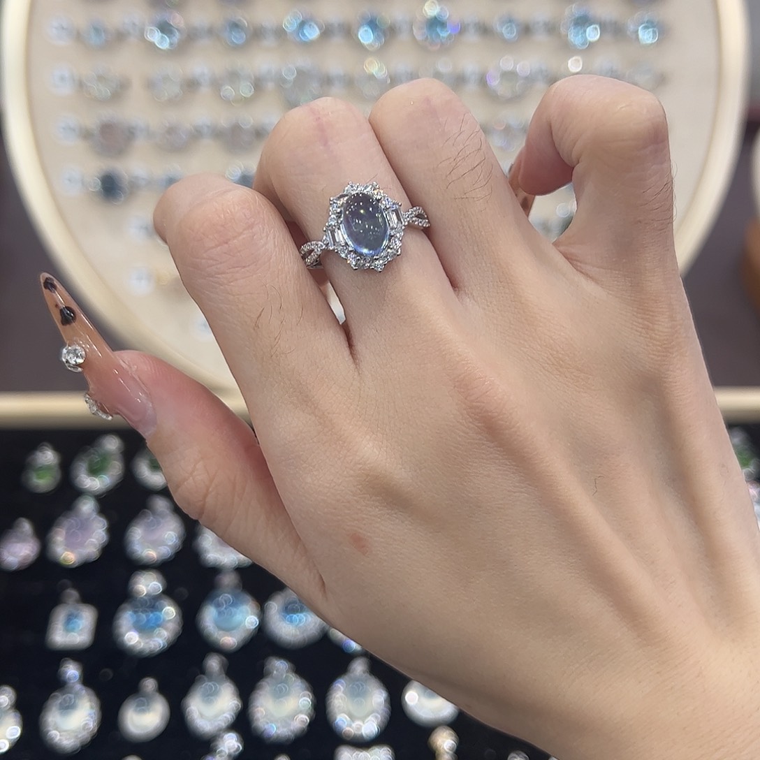 鲨***丁蛇纹石玉银S925镀金镶嵌饰品海蓝宝