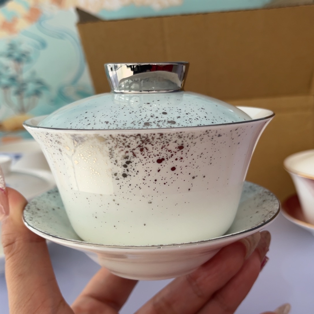 瓷片绿翡三才盖碗