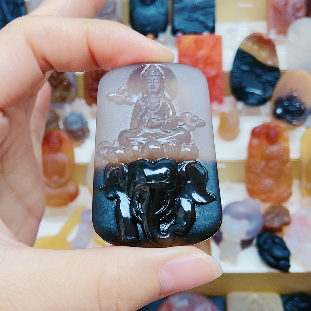 玛瑙/玉髓颈饰未镶嵌×****?