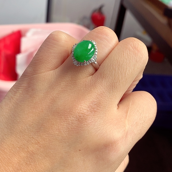 翡翠颈饰18K金镶嵌翡翠