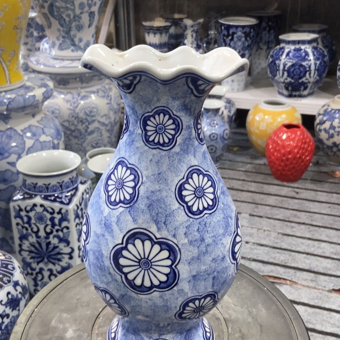 摆件花瓶手绘釉下彩