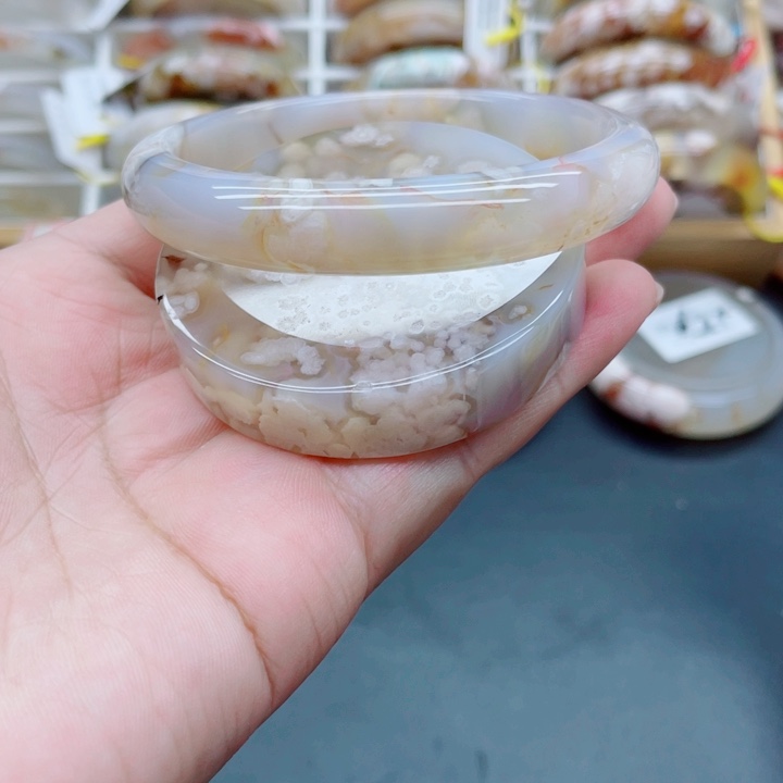 手镯玛瑙/玉髓未镶嵌61.62