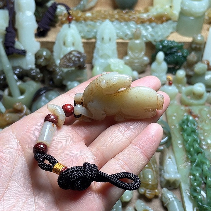 和田玉颈饰未镶嵌