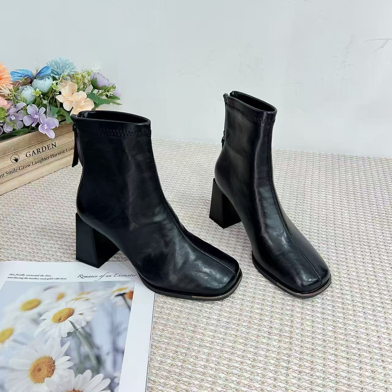 19449  新款时尚气质百搭方头时装靴