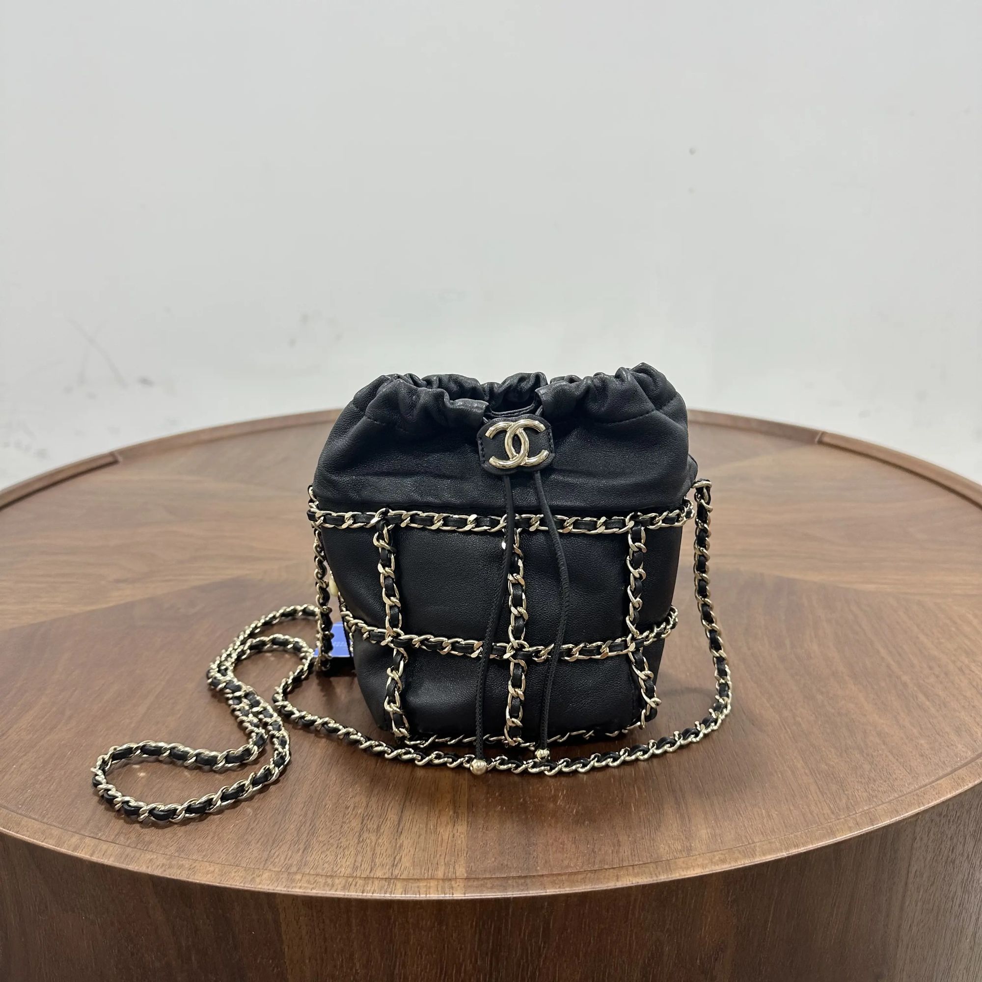 99新 Chanel/香奈儿 今日活动 抽绳网兜水桶包 US56132