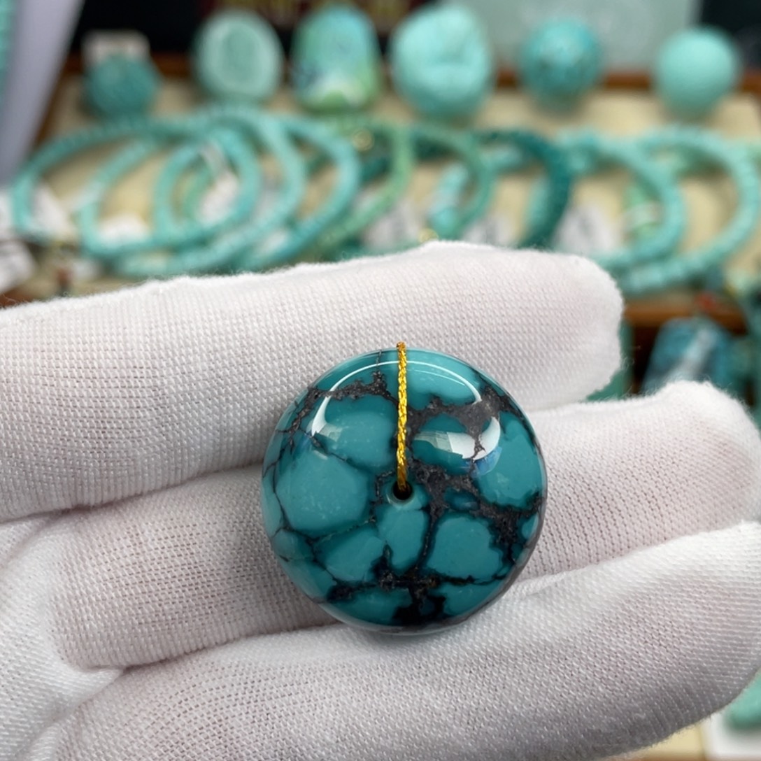 绿松石未镶嵌挂件