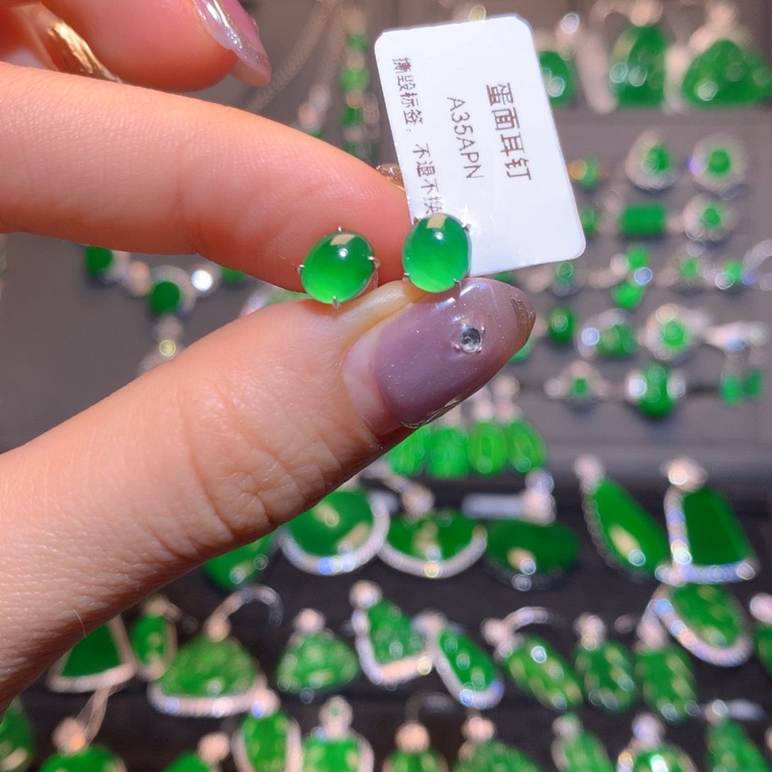 翡翠耳饰18K金镶嵌蛋面