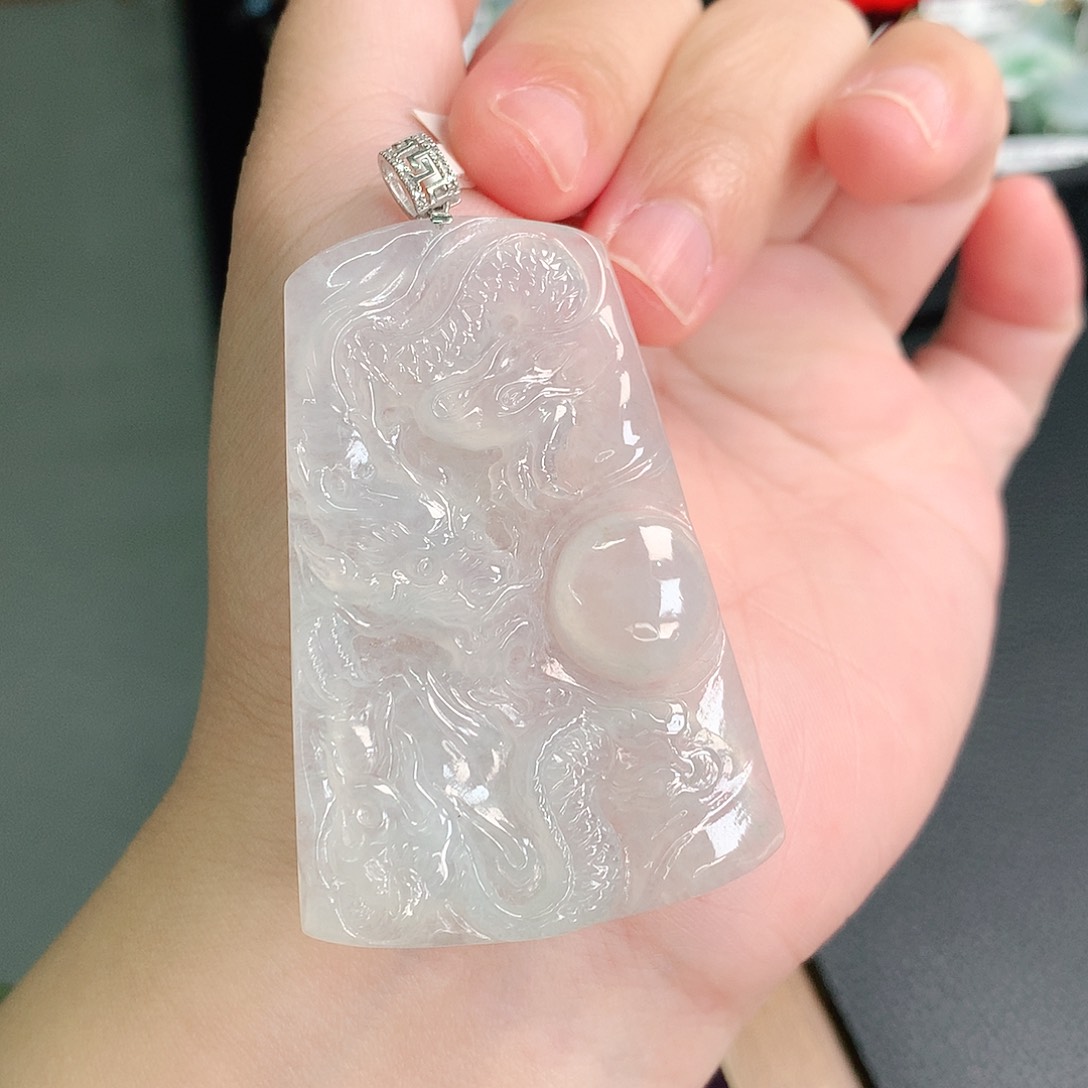 翡翠18K金镶嵌颈饰冰胶大龙牌56-38-5.6