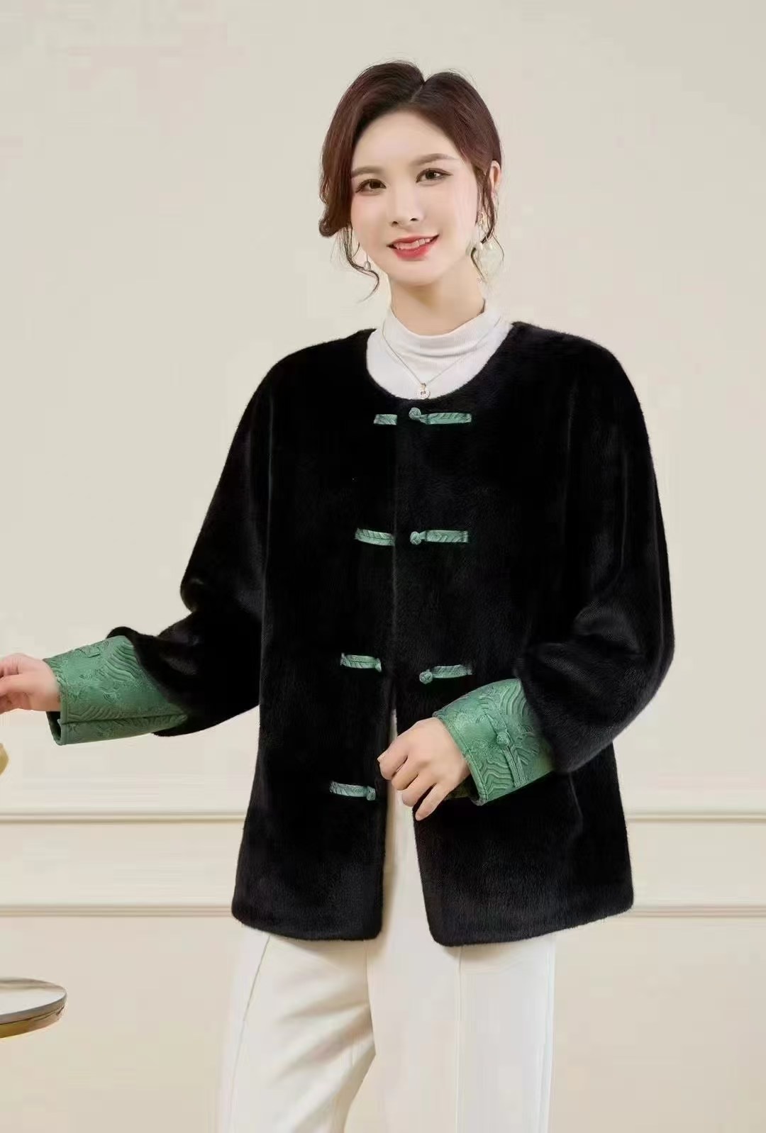 宽松型圆领常规款厚款中老年女装纽扣合适加厚休闲风